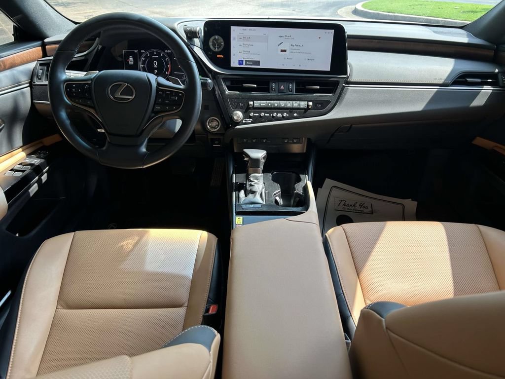 Used 2023 Lexus ES 350 w/ Premium Package FWD image 10