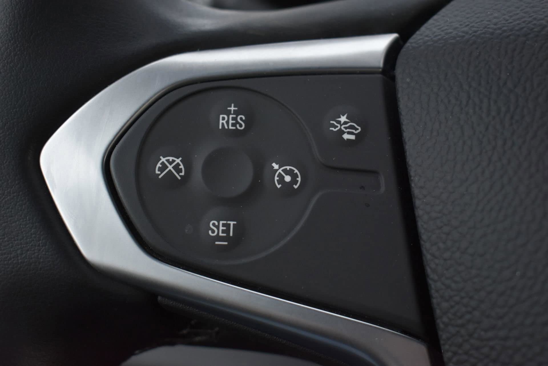 Used 2023 Chevrolet Traverse LT FWD image 22