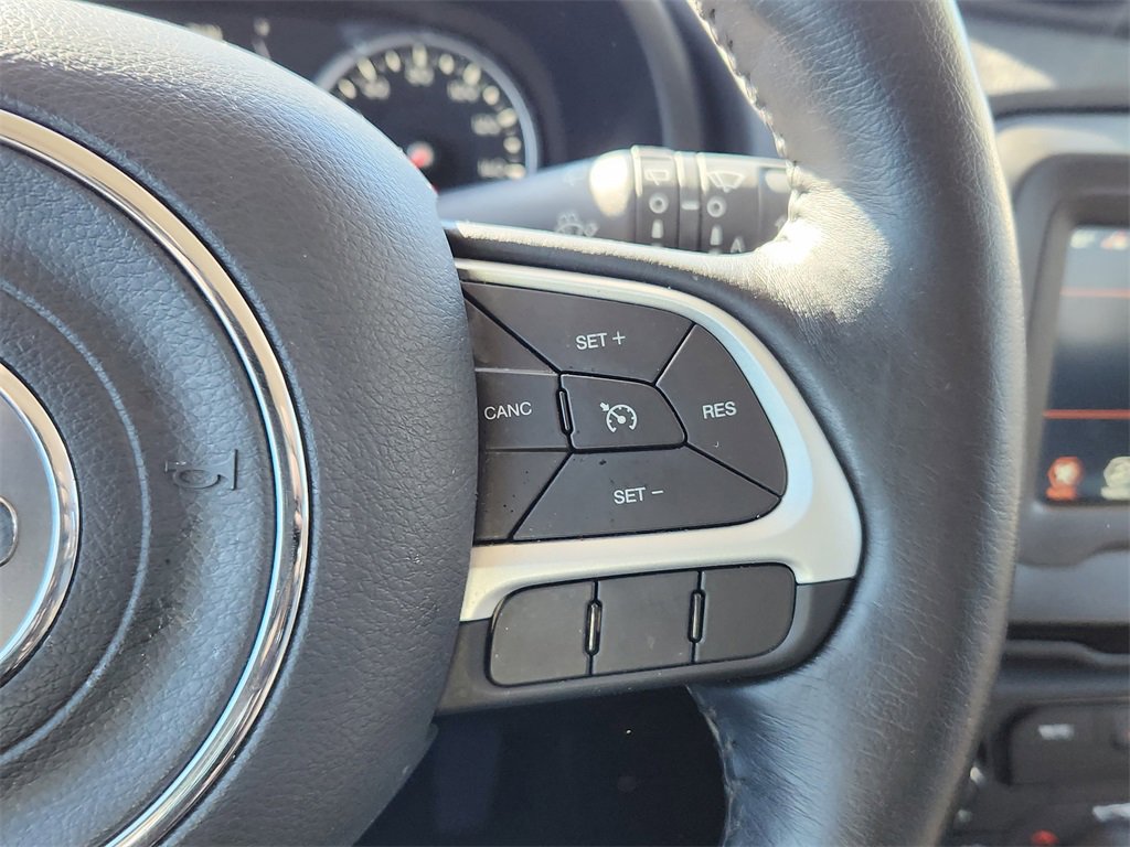 Used 2020 Jeep Renegade Latitude w/ Cold Weather Group image 20