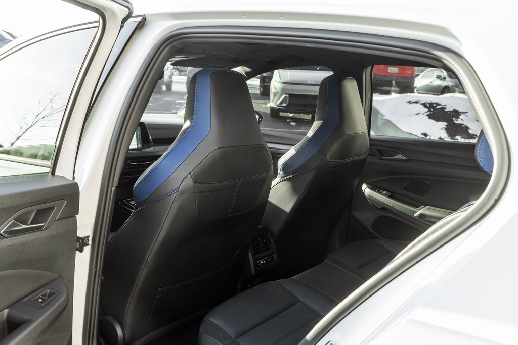 Used 2024 Volkswagen Golf R image 30