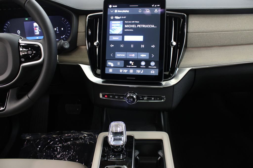 New 2026 Volvo XC90 B6 Plus w/ Protection Package image 23