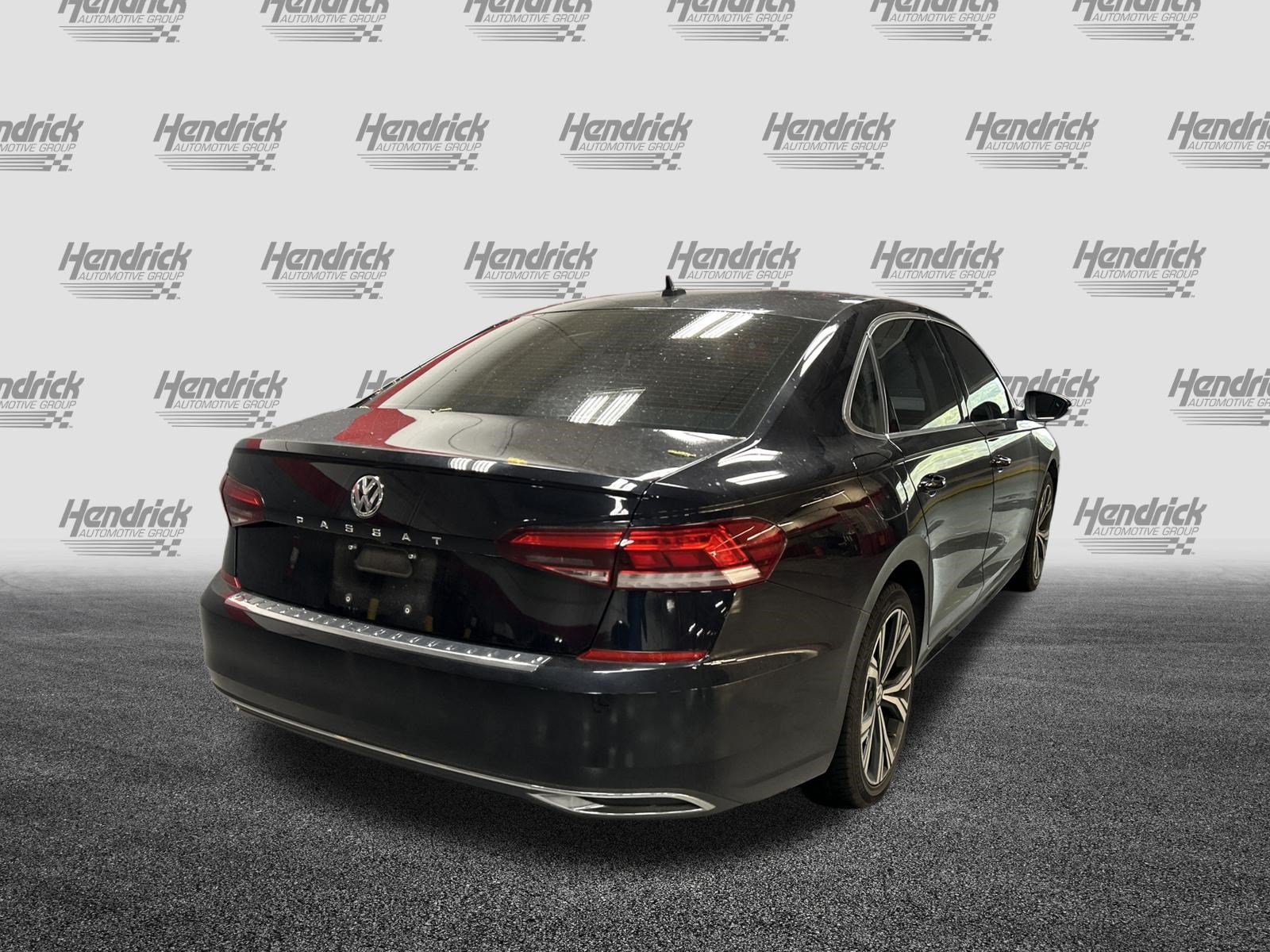 Used 2021 Volkswagen Passat 2.0T SE FWD image 11