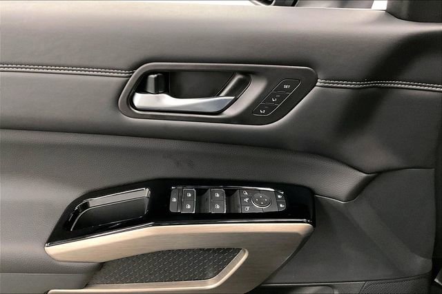 New 2025 Nissan Pathfinder Platinum w/ Lighting Package (N93) image 30