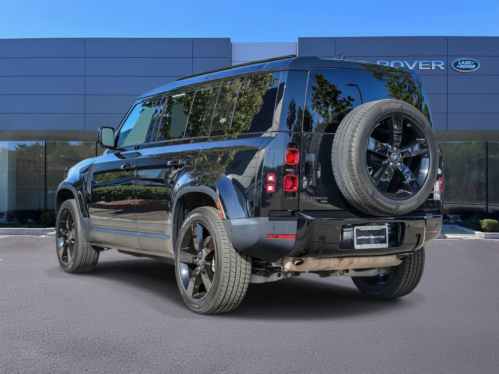 Used 2023 Land Rover Defender 110 SE AWD/4WD image 6