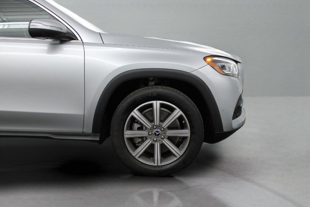 Used 2023 Mercedes-Benz GLS 450 4MATIC image 38