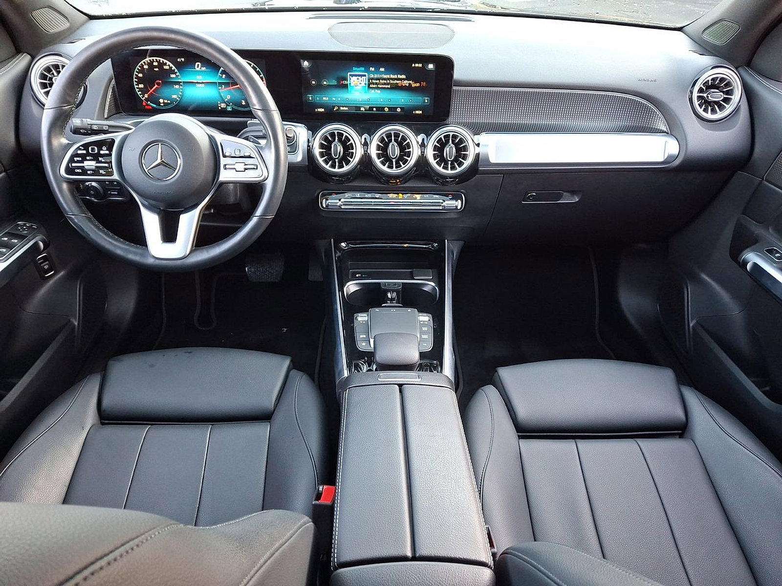 Used 2022 Mercedes-Benz GLB 250 4MATIC image 10