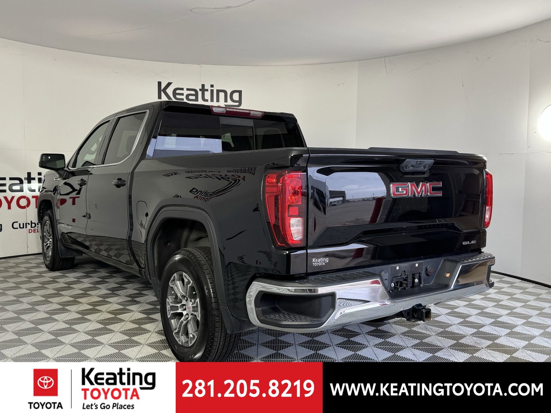 Used 2024 GMC Sierra 1500 SLE w/ Preferred Package RWD image 7