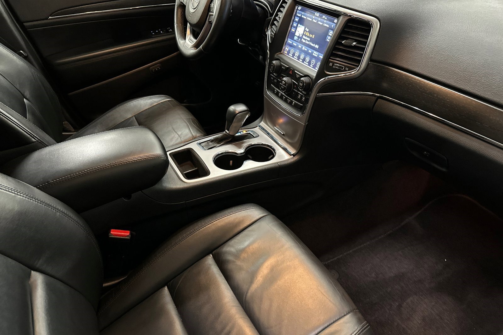 Used 2018 Jeep Grand Cherokee Limited image 31