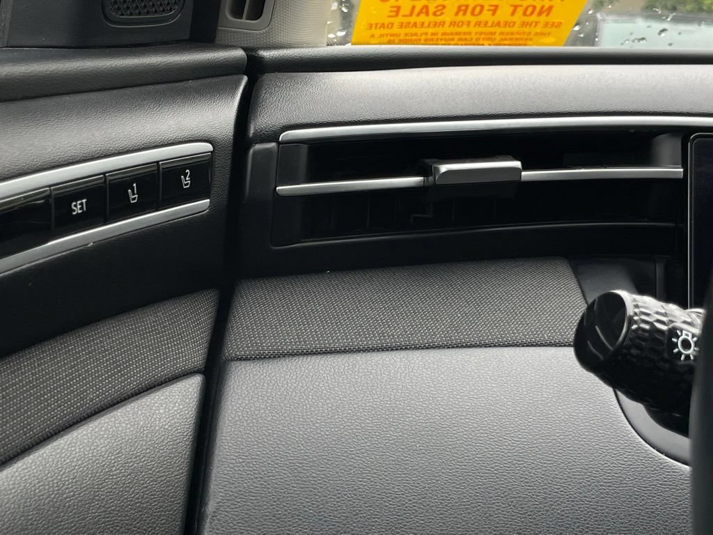 Used 2024 Hyundai Tucson Limited FWD image 15
