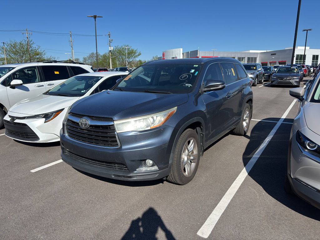 Used 2015 Toyota Highlander Limited Platinum image 2