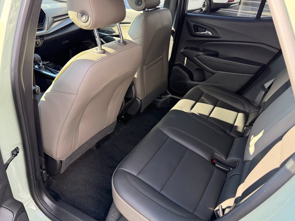 Used 2024 Chevrolet Trax ACTIV w/ Sunroof Package FWD image 16