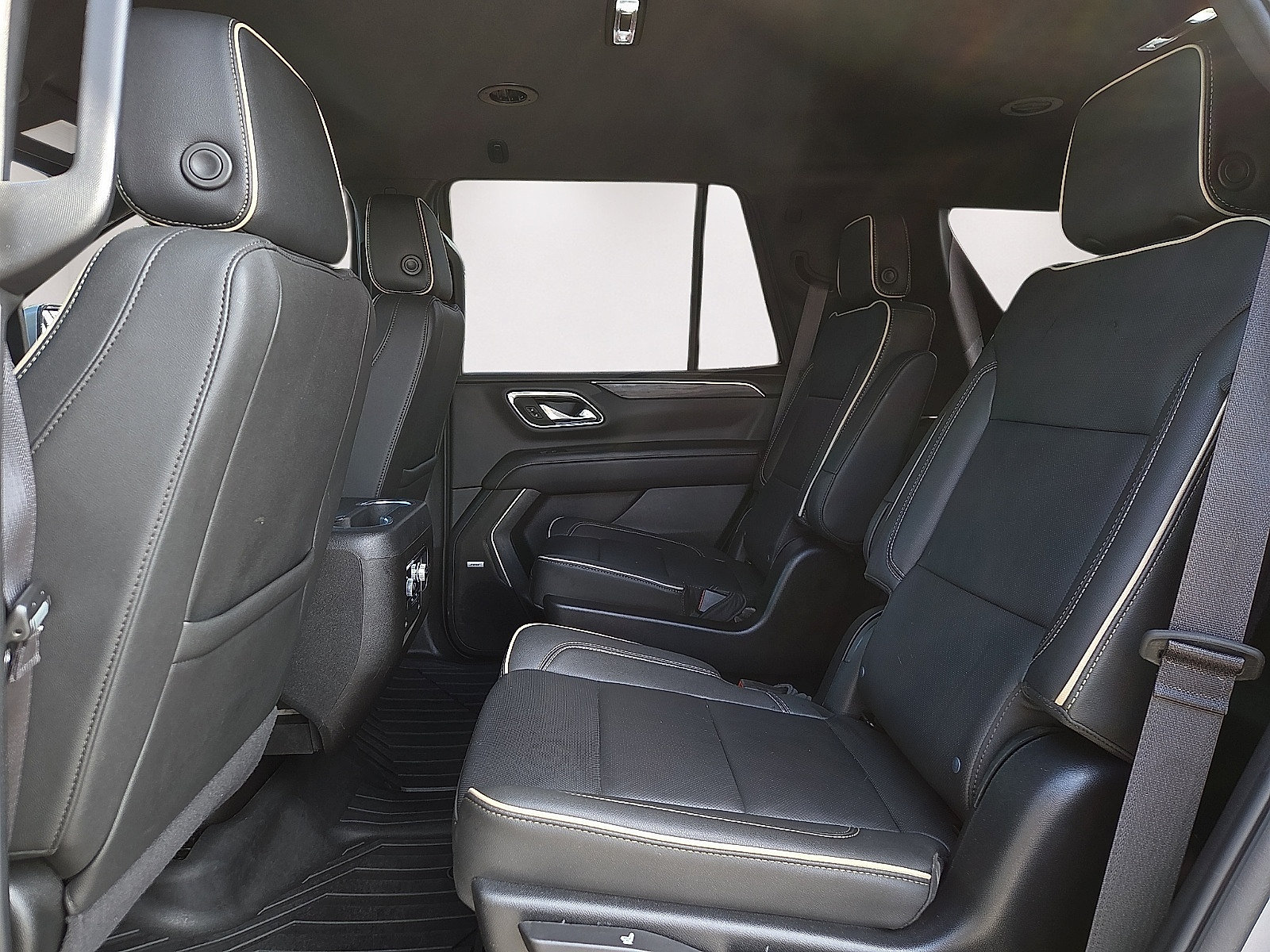 Used 2024 GMC Yukon SLT w/ SLT Luxury Package AWD/4WD image 11