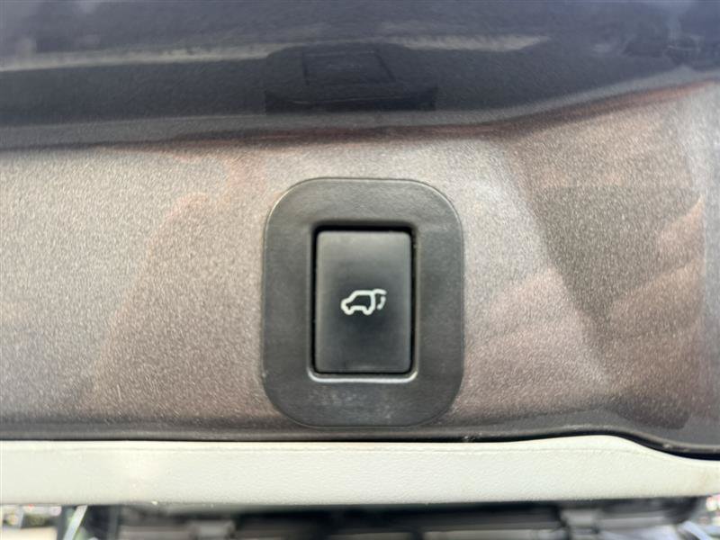 Used 2013 Toyota Sienna Limited w/ Premium Pkg FWD image 24