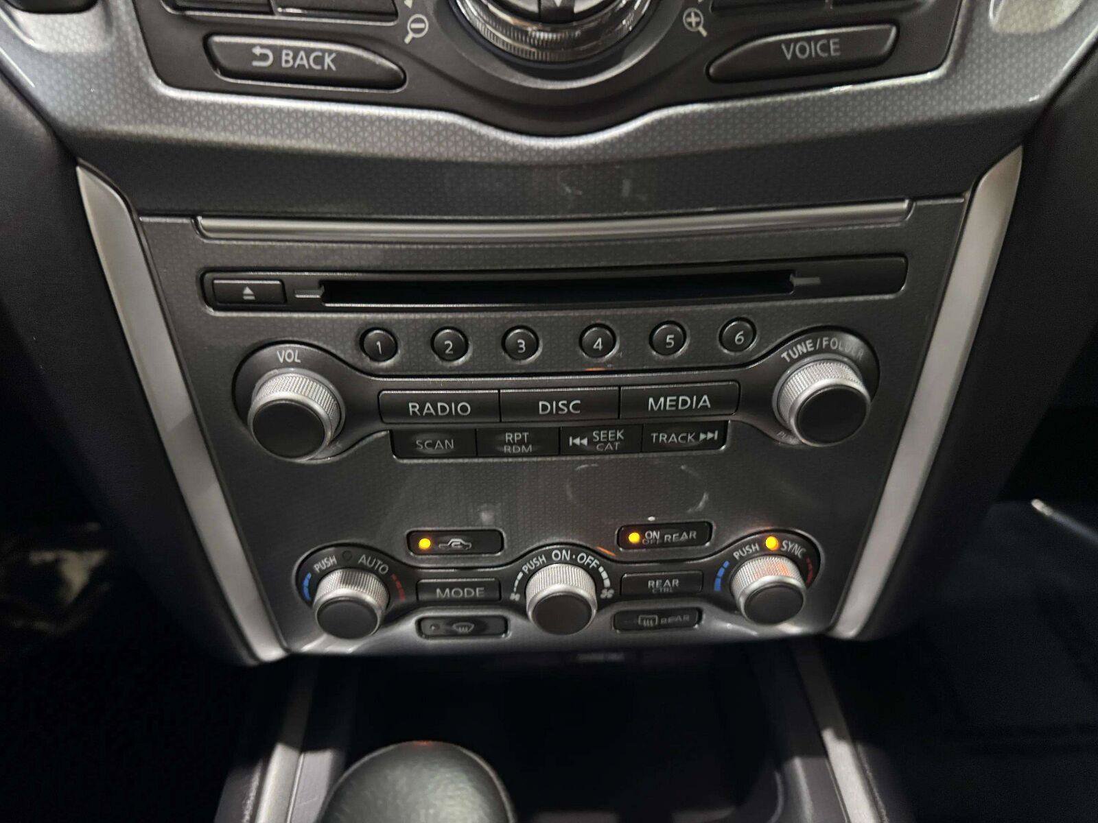 Used 2019 Nissan Pathfinder SL FWD image 29