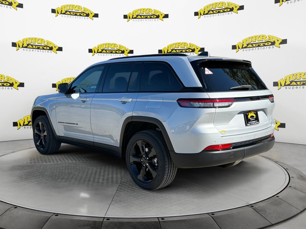 New 2025 Jeep Grand Cherokee Altitude image 3