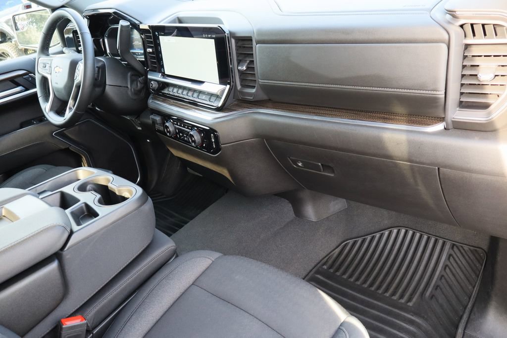 Used 2025 Chevrolet Silverado 1500 LT image 25
