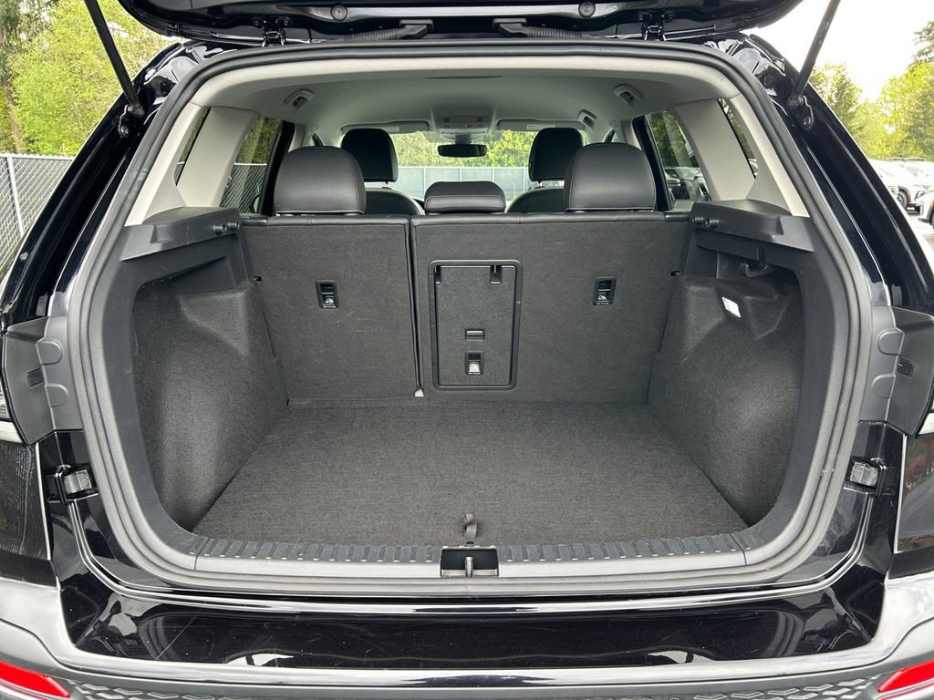 Used 2025 Volkswagen Taos SE AWD/4WD image 22