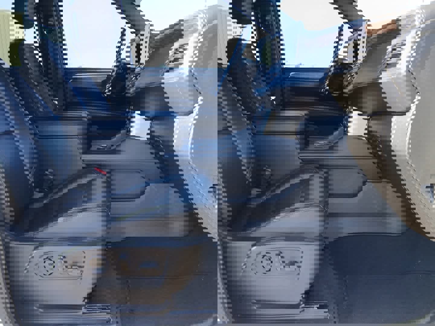 Used 2021 Chevrolet Tahoe LT w/ LT Signature Package image 52