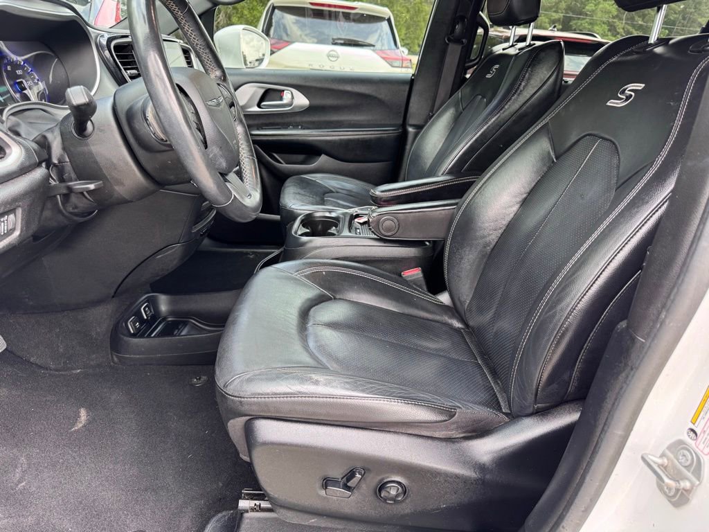 Used 2021 Chrysler Pacifica Touring-L w/ Premium & Safety Sphere Group FWD image 10