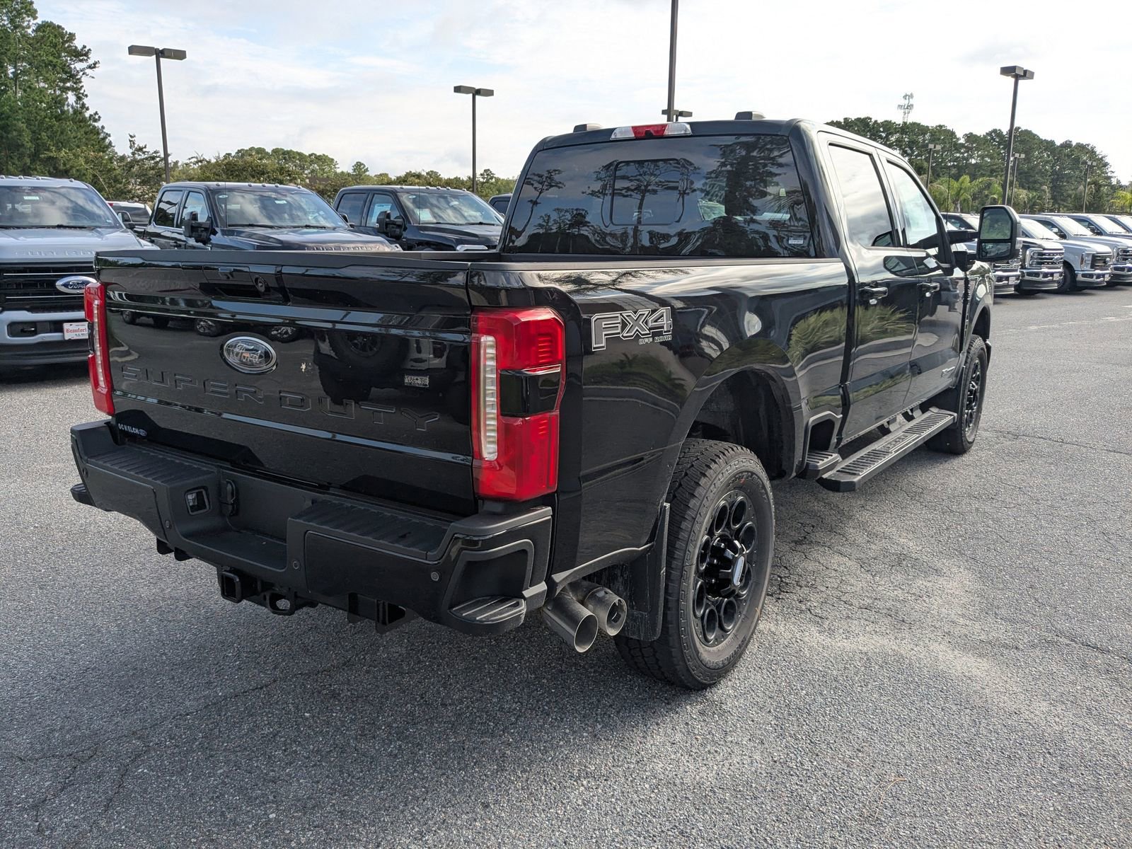 New 2025 Ford F350 Lariat w/ Lariat Ultimate Package image 4
