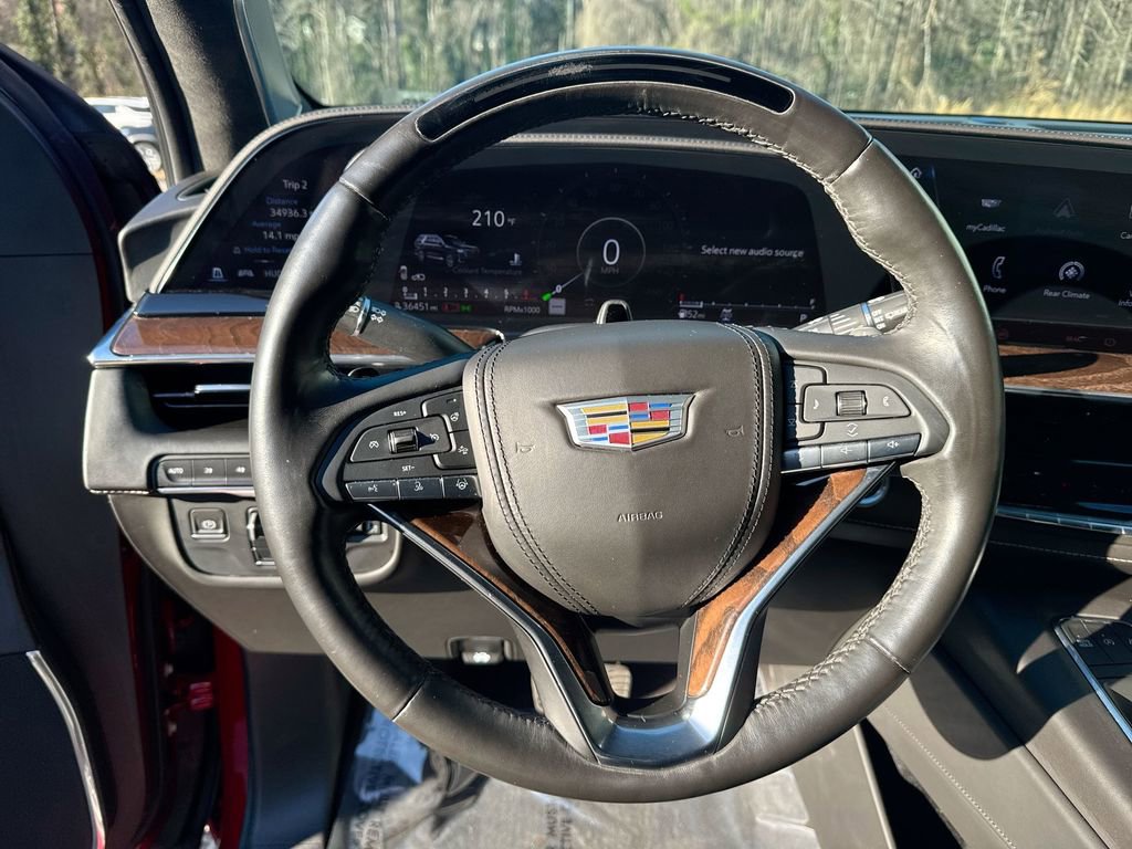 Used 2023 Cadillac Escalade Premium Luxury Platinum AWD/4WD image 16