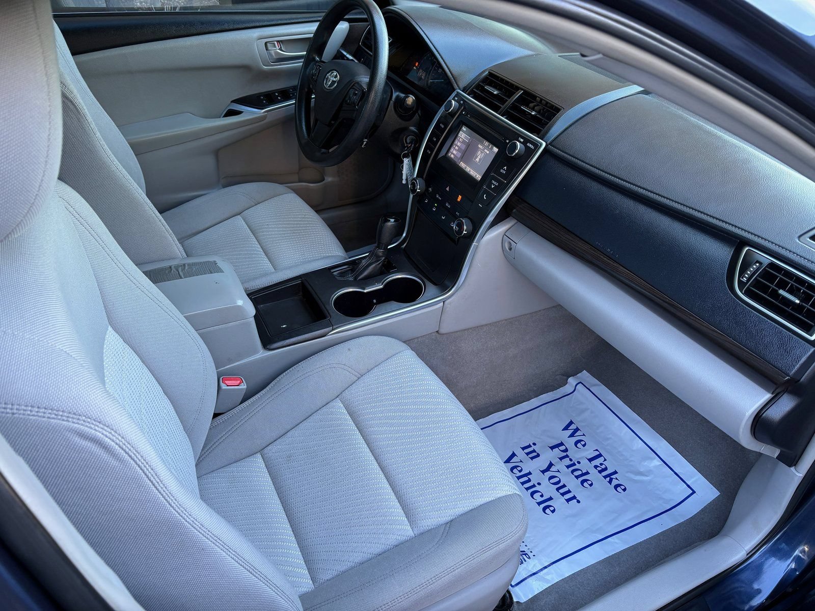 Used 2015 Toyota Camry LE FWD image 24