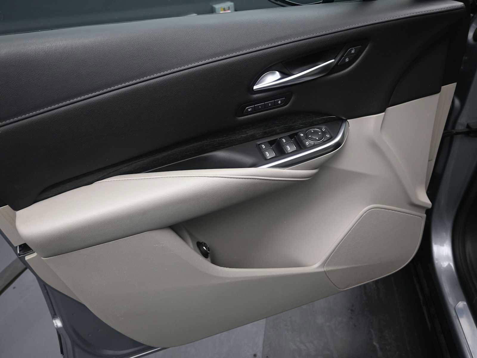 Used 2023 Cadillac XT4 Premium Luxury image 18