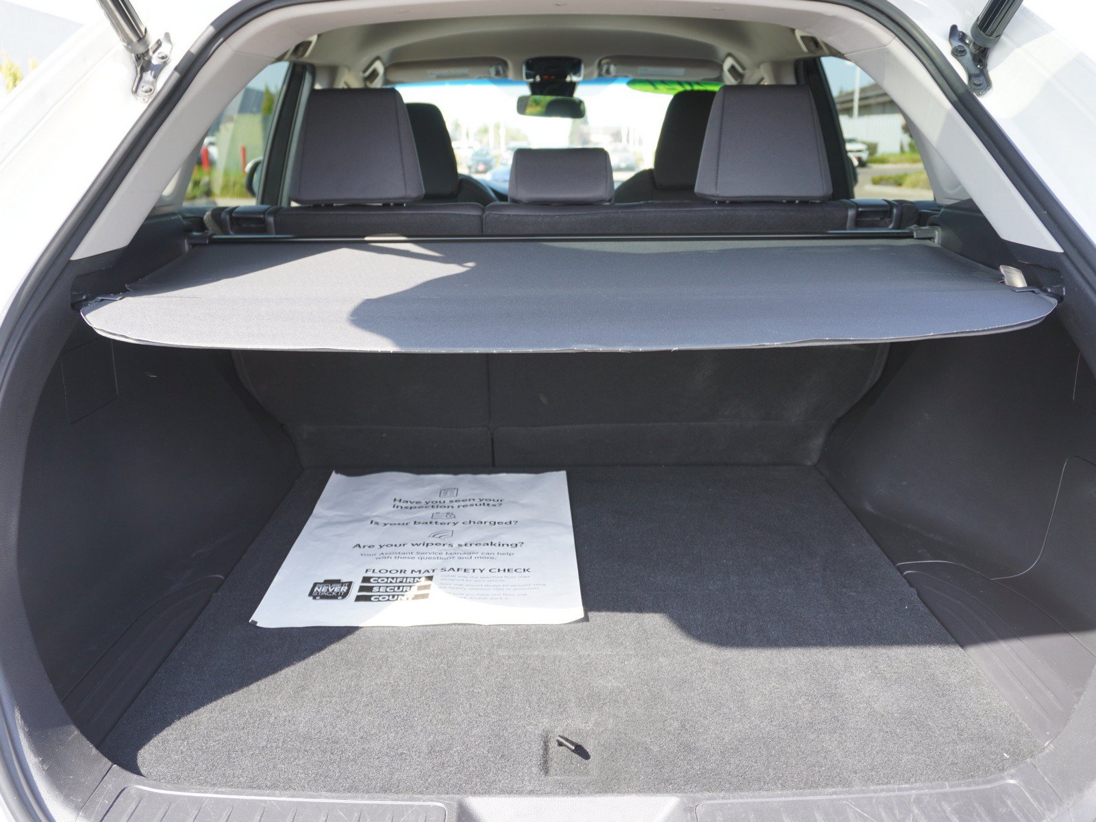 Used 2021 Toyota Venza LE AWD/4WD image 12
