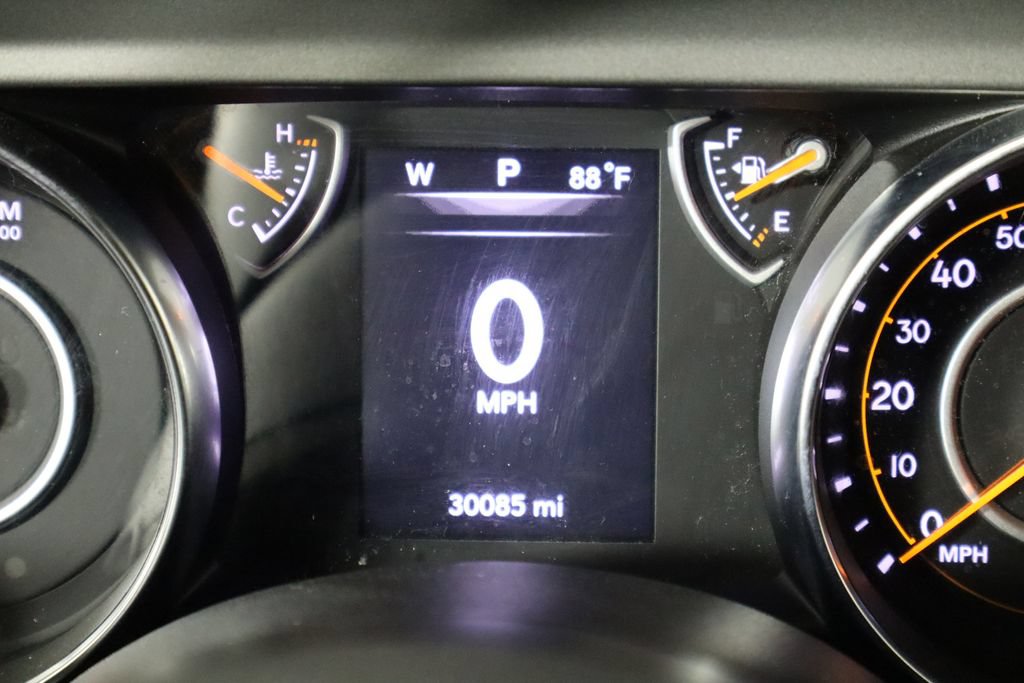 Used 2022 Jeep Wrangler Sport AWD/4WD image 39