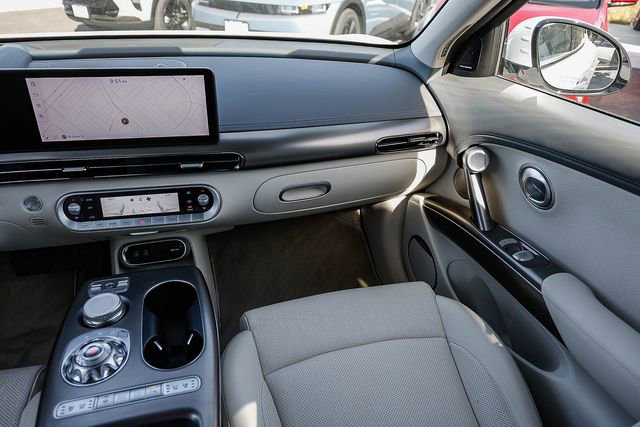 Used 2023 Genesis GV60 Advanced image 18