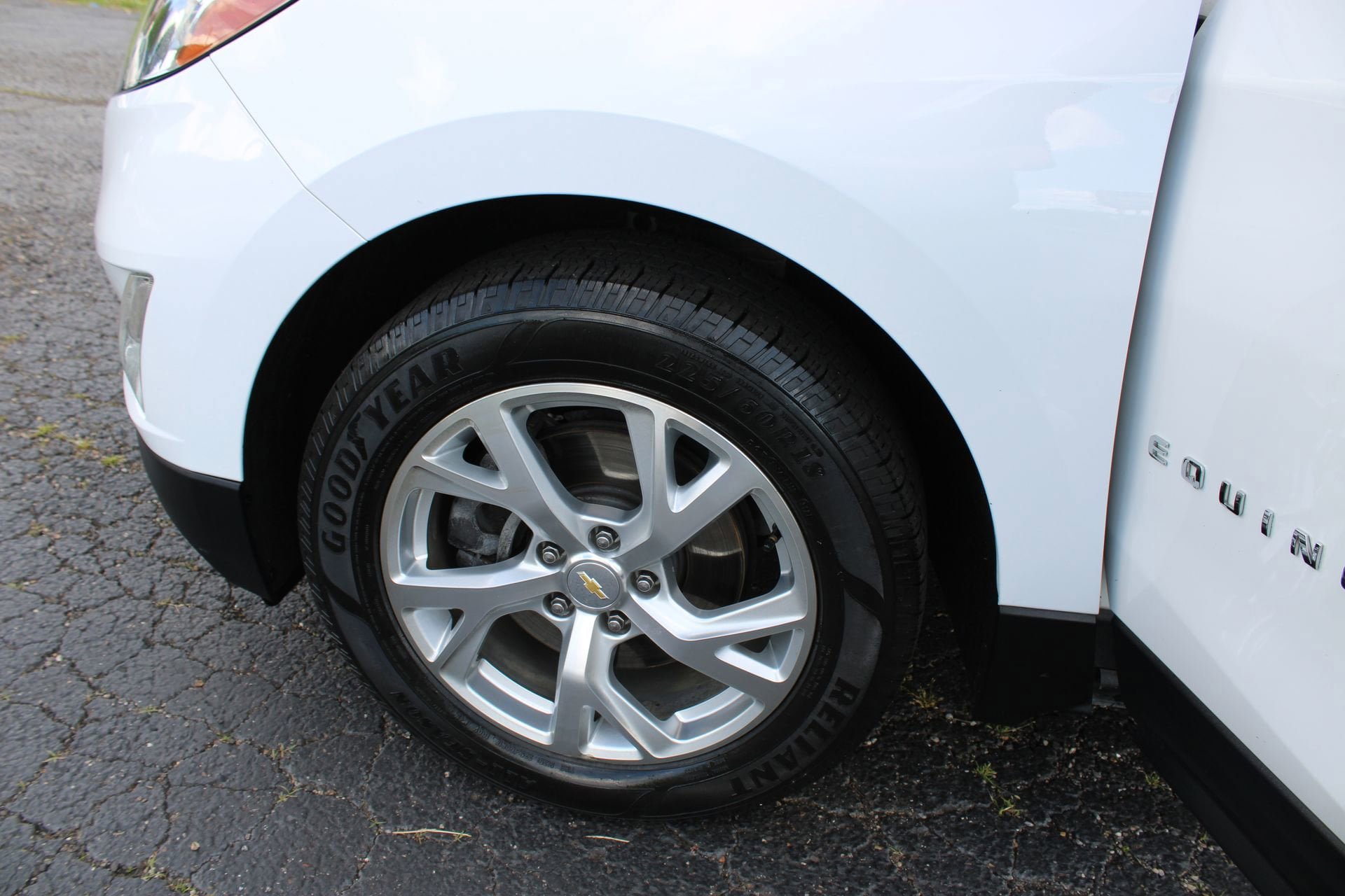 Used 2019 Chevrolet Equinox LT FWD image 10