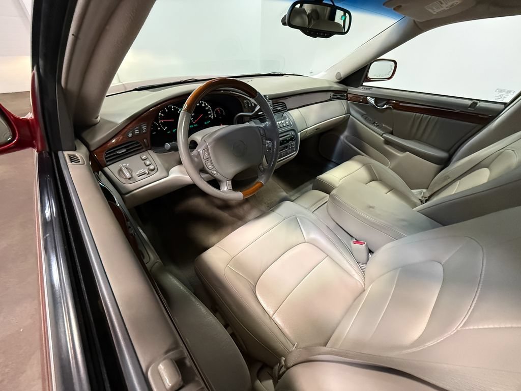 Used 2005 Cadillac De Ville DHS w/ Equipment Group FWD image 2