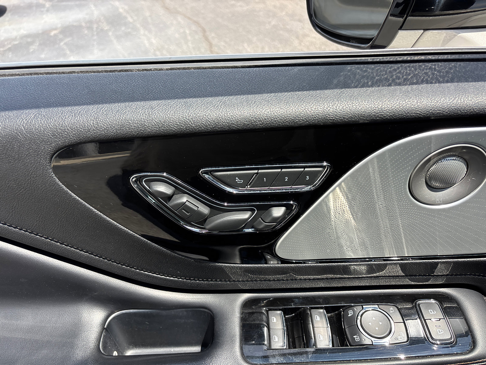 Certified 2023 Lincoln Aviator Grand Touring w/ Equipment Group 301A AWD/4WD image 12