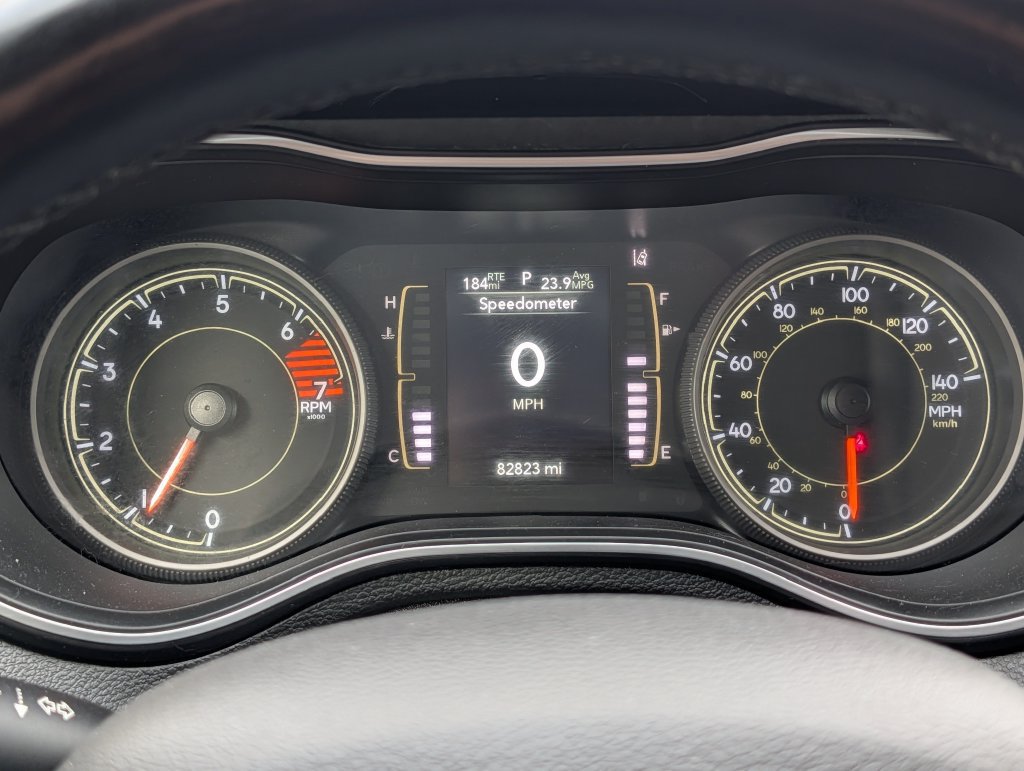 Used 2021 Jeep Cherokee Latitude Plus AWD/4WD image 25