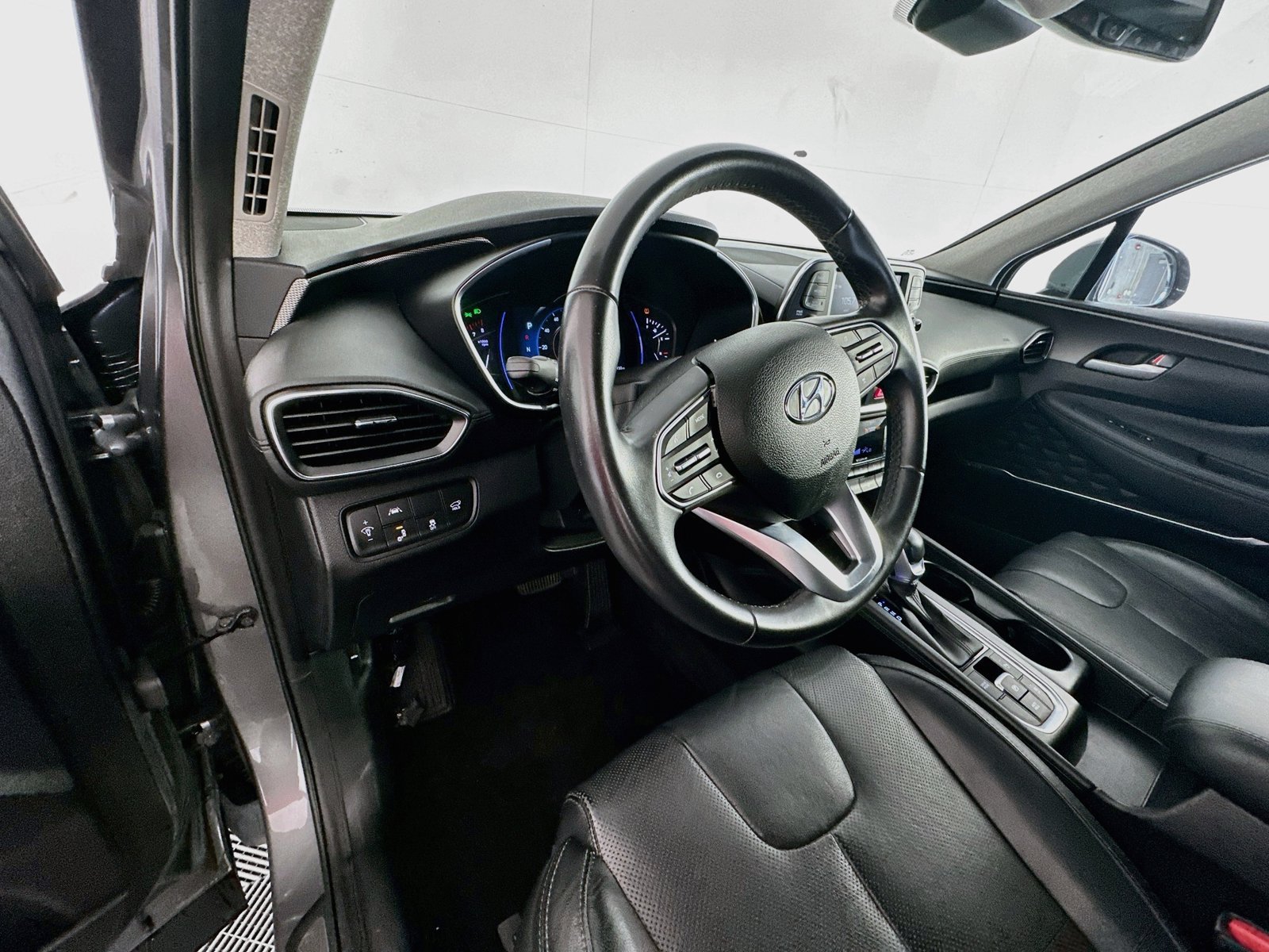 Used 2019 Hyundai Santa Fe Limited FWD image 9