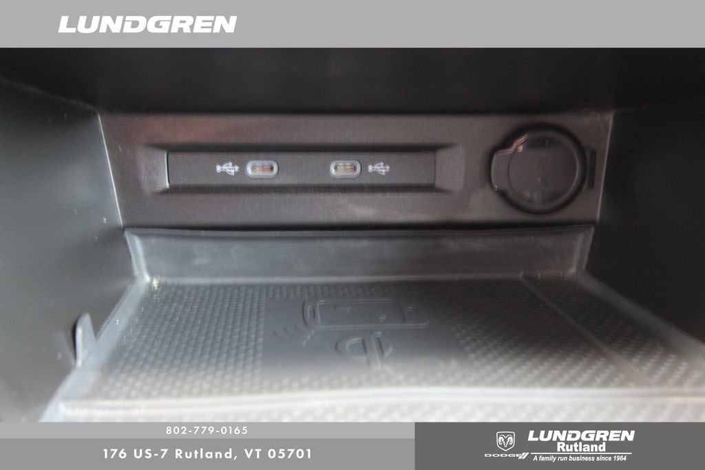 Used 2023 Volkswagen Tiguan SE R-Line image 21