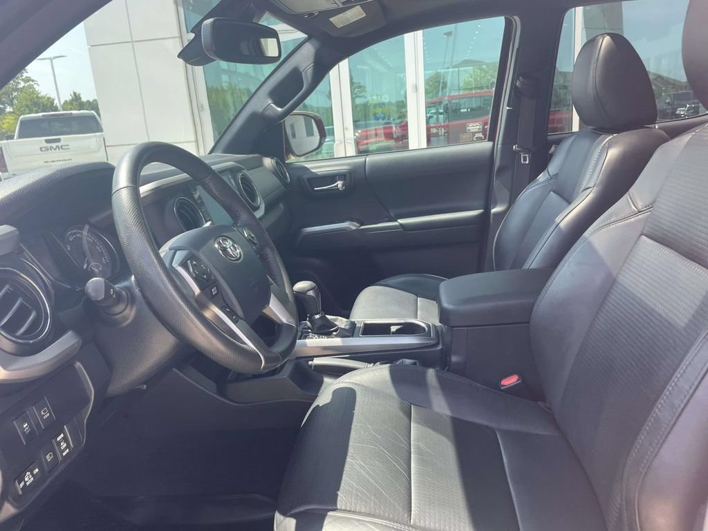 Used 2020 Toyota Tacoma Limited AWD/4WD image 15