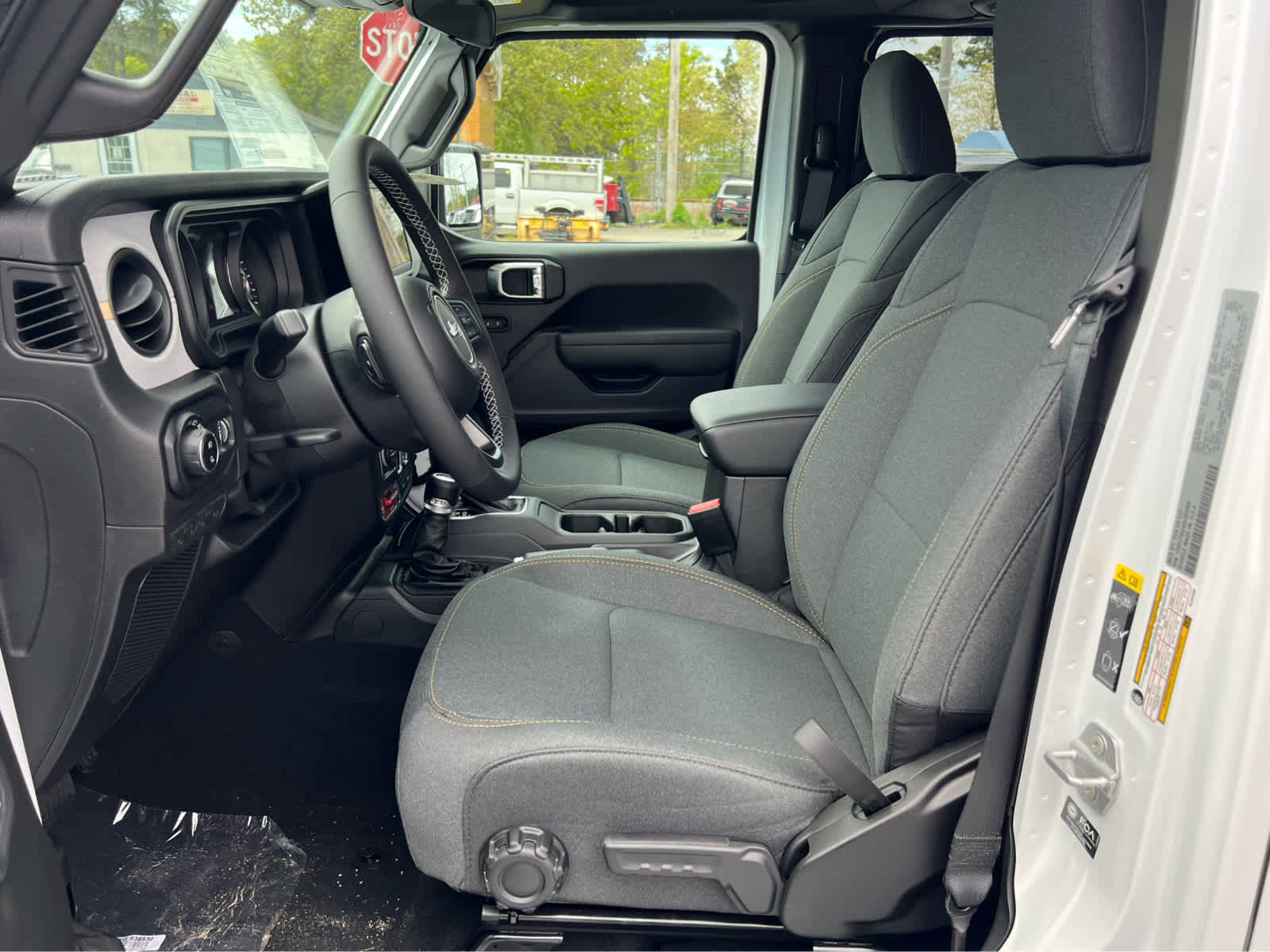 New 2025 Jeep Gladiator Sport image 11