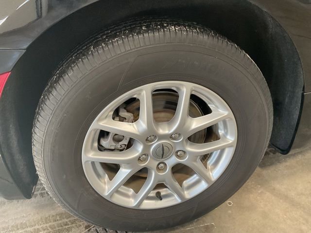 Used 2024 Chrysler Pacifica Touring-L image 7