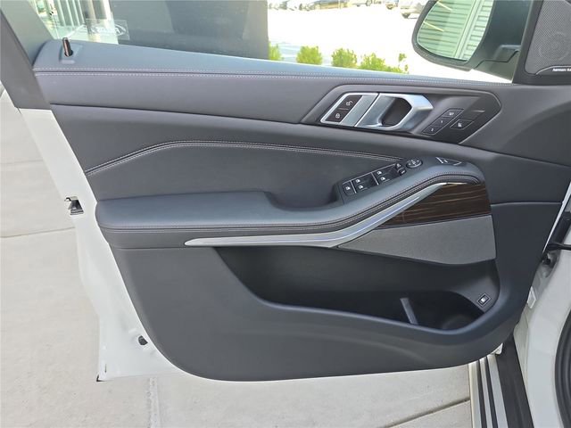 Used 2024 BMW X5 xDrive50e image 20