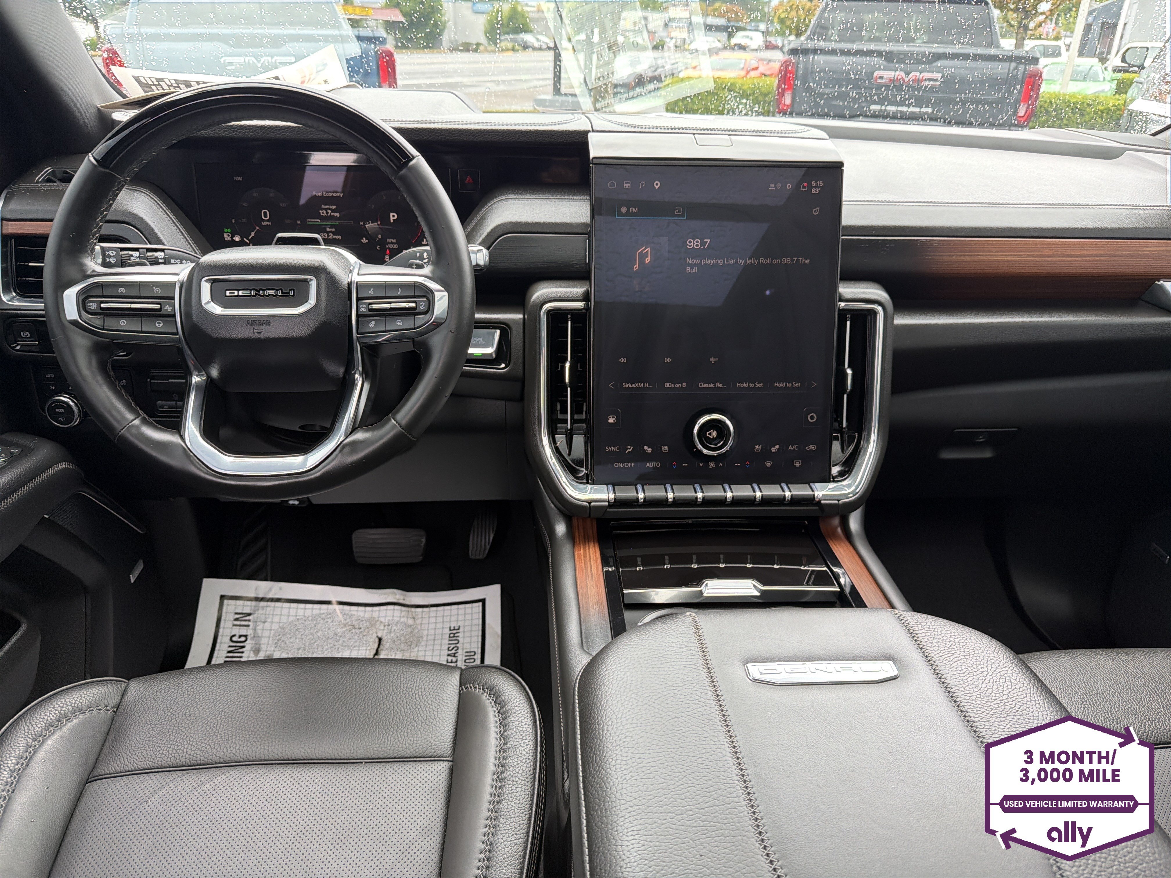 Used 2025 GMC Yukon Denali w/ Denali Reserve Package AWD/4WD image 13