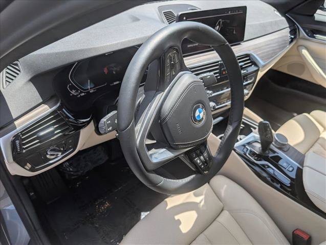 Used 2021 BMW 530e w/ Parking Assistance Package RWD image 10