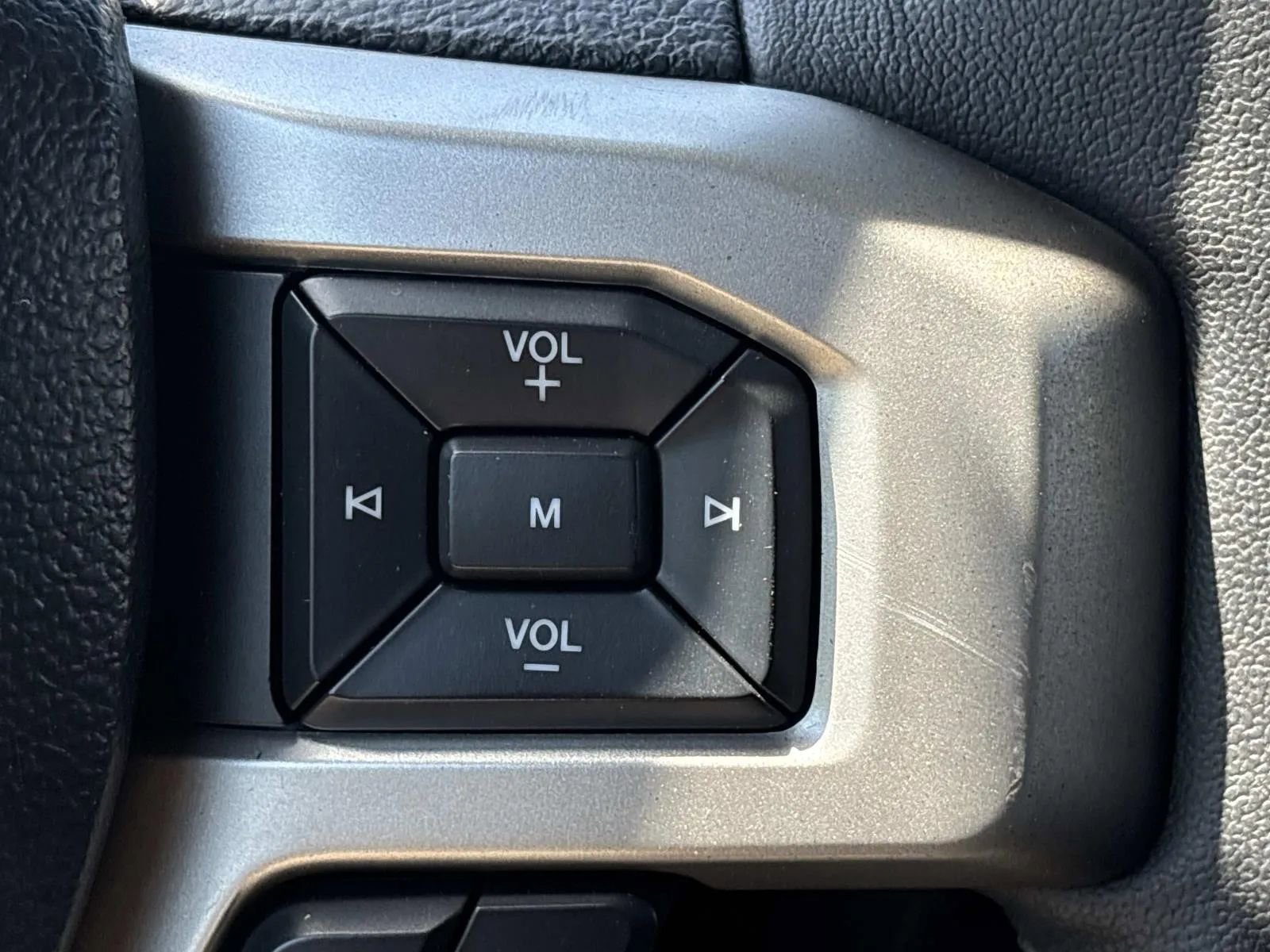 Used 2020 Ford F150 Lariat AWD/4WD image 22