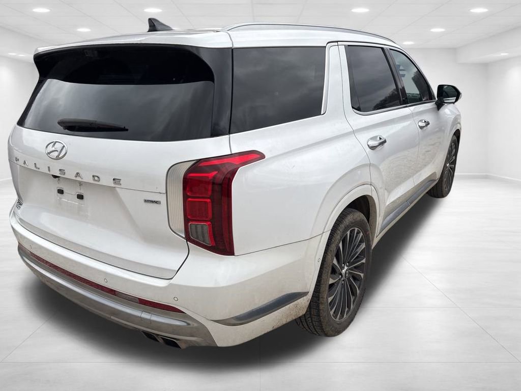 Used 2024 Hyundai Palisade Calligraphy image 4