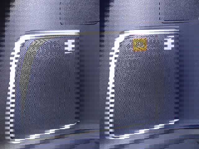 Used 2023 Toyota Venza Limited image 9