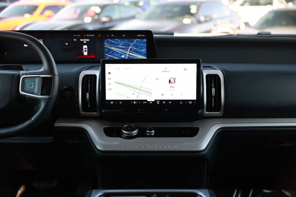 Used 2025 Ford Expedition Active image 27