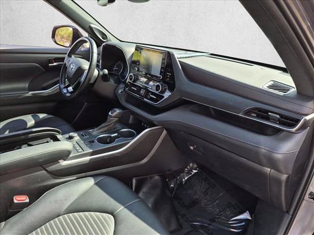 Used 2021 Toyota Highlander XSE AWD/4WD image 22