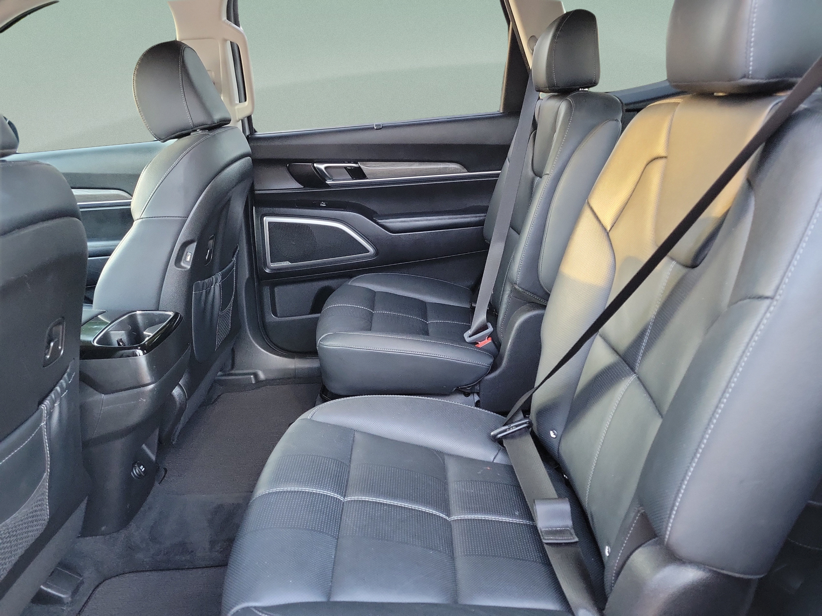 Certified 2022 Kia Telluride EX w/ EX Premium Package AWD/4WD image 7
