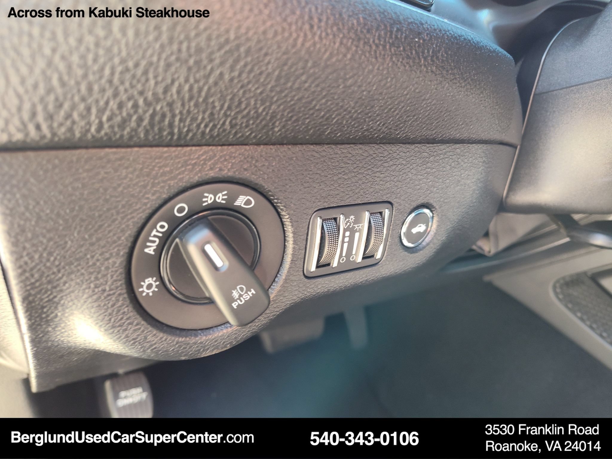 Used 2022 Dodge Challenger GT RWD image 19