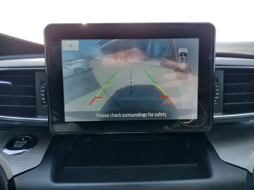 Used 2020 Ford Explorer XLT w/ Equipment Group 202A image 3